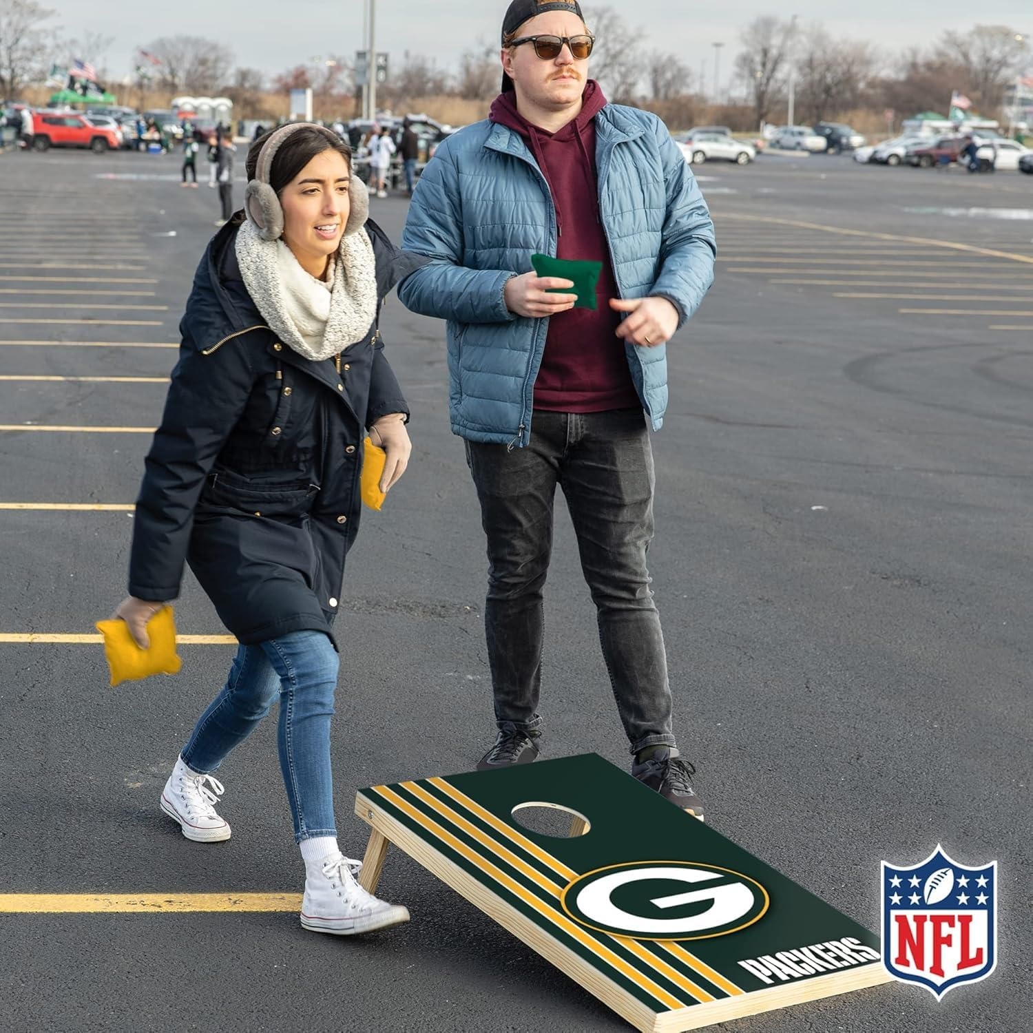 NFL 2′ x 3′ Solid Wood Cornhole Set with Direct Print HD Team Graphics – Great Gift for Any Football Fan  Bean Bag Toss Family Outdoor Games(Green Bay Packers)